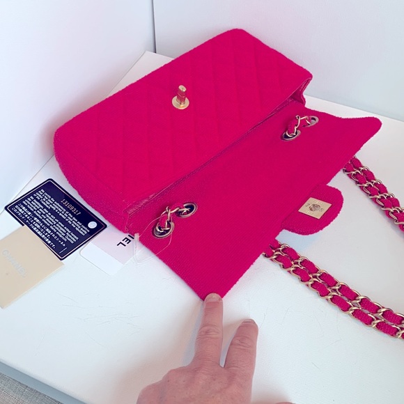 NWT CHANEL π¦πRARE Hot Pink East West Rectangular Tweed Boucle Flap Matte Gold HW - Picture 3 of 16